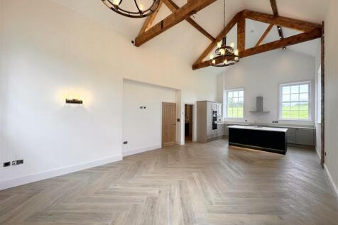Open Plan Living Room / Kitchen