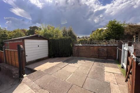 Detached garage