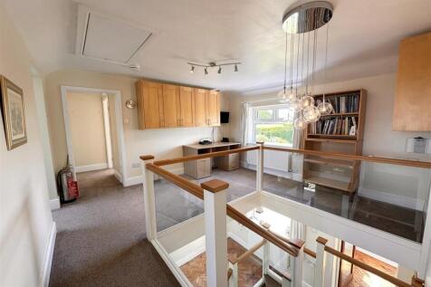 First Floor Galleried Landing