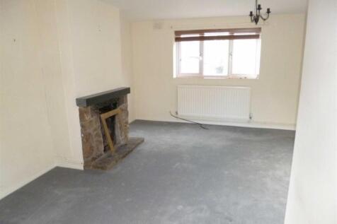 Living Room/Dining Area