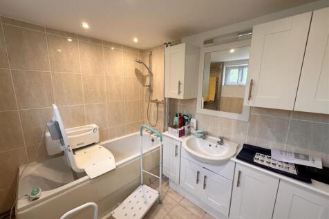 En-suite bathroom