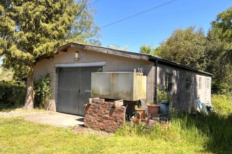 Garage/Workshop
