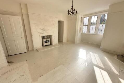Living Room.jpg