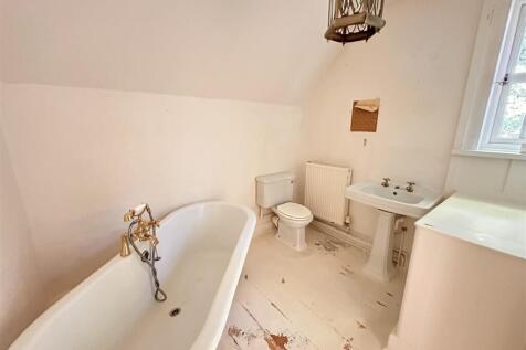 Bathroom.jpg