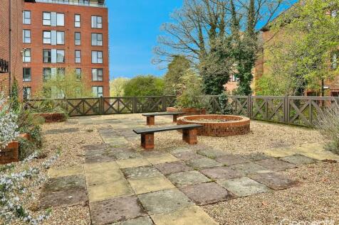 COMMUNAL GARDENS