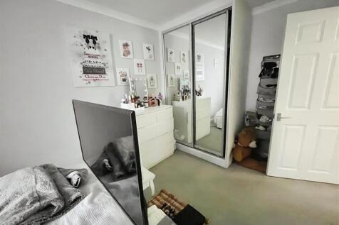 47cbff4e-Bedroom.jpg