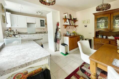 Kitchen / Breakfast Room