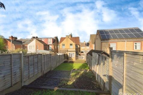 0622e074-Gdn 202.jpg