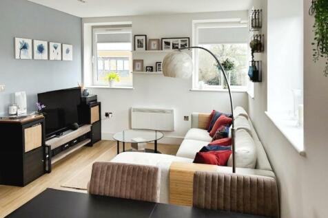 Open Plan Living Room/Kitchen