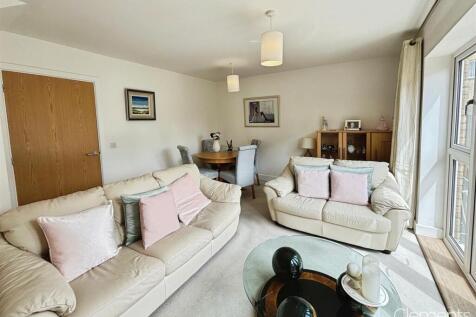 Living Room 4.jpg