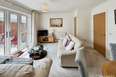 Living Room 2.jpg