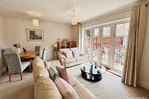 Living Room 1.jpg