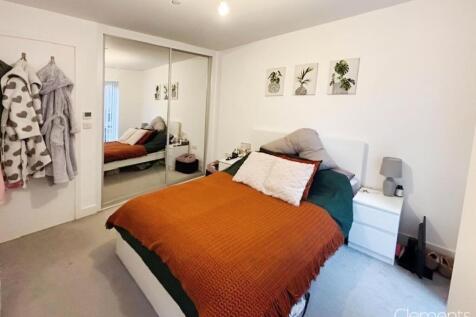 4bd6234b-Bedroom 202.jpg