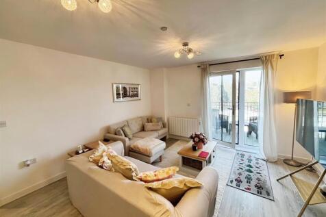 ec28a204-Living 201.jpg