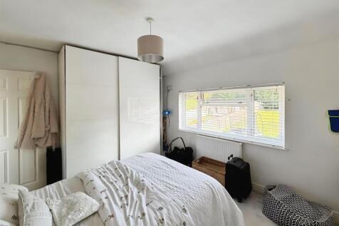 c7186981-Bedroom 20One 201.jpg