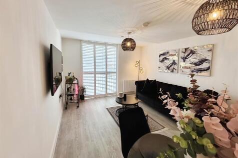 45cf69fa-Living 201.jpg