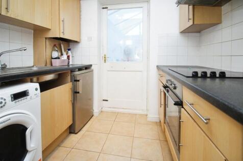 KITCHEN / UTILITY AREA