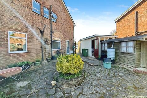 b6b8b3f3-garden 208.jpg