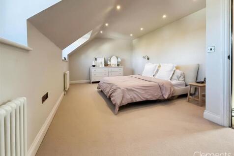 16c3aa10-Bedroom 20One.jpg