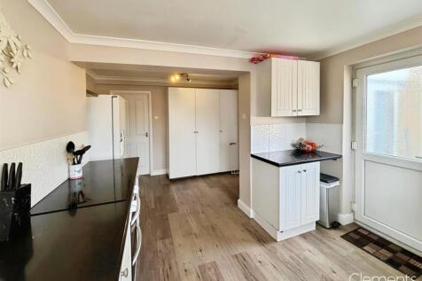 0ee6128a-Kitchen 205.jpg