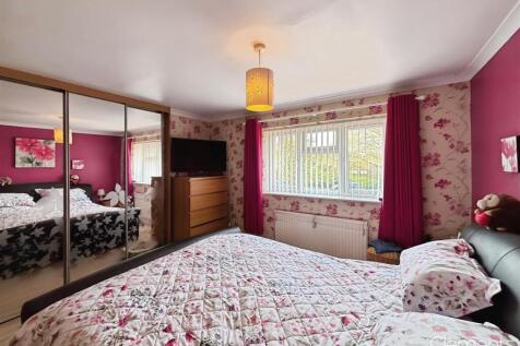 a99642f7-Bedroom 20One 203.jpg