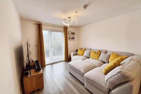Open Plan Living Room/Kitchen