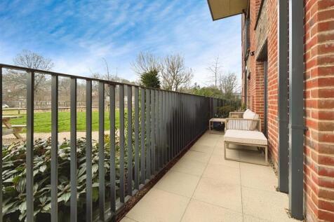 Full Length Terrace