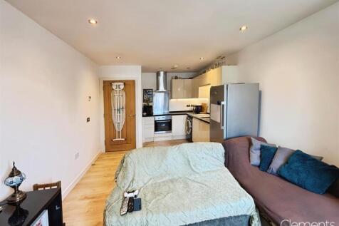 f4620800-Living.Kitchen.jpg