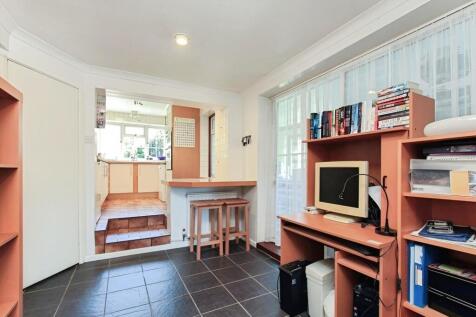 77b97a77-Office.jpg