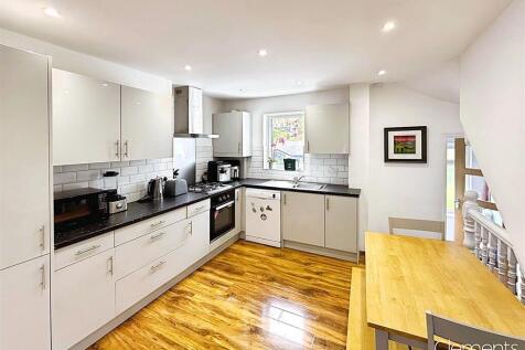 c7f4685c-KITCHEN 202.jpg