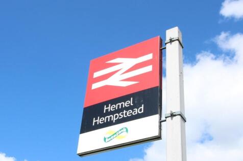 HEMEL STATION SIGN.JPG