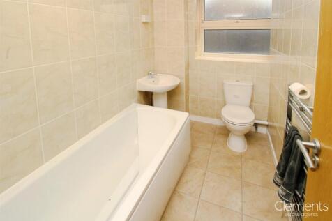 fbe7946d-bathroom.JPG
