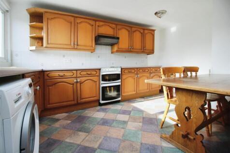 KITCHEN / BREAKFAST ROOM