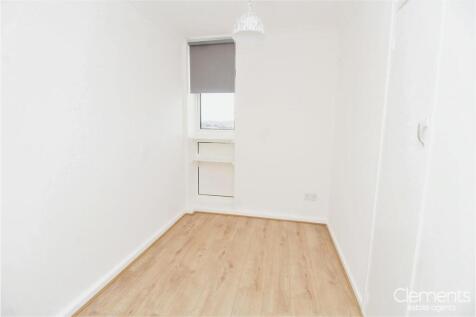 BEDROOM.JPG