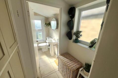 DRESSING AREA