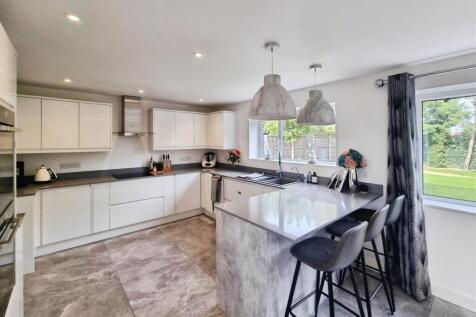 Open Plan Living Room/Kitchen