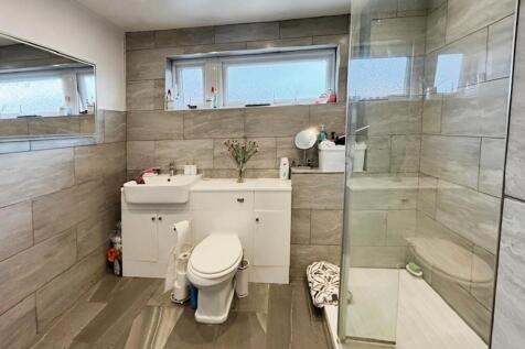 df2877c2-Shower 20Room 201.jpg