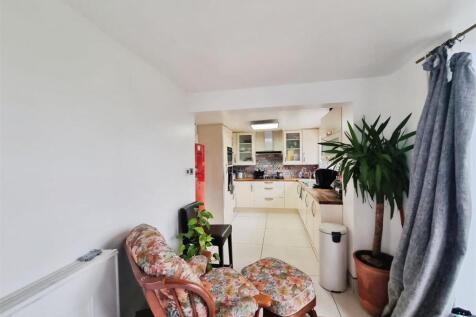 dad46e0e-PHOTO-2025-10-14-13-12-22 20 281 29 20 28