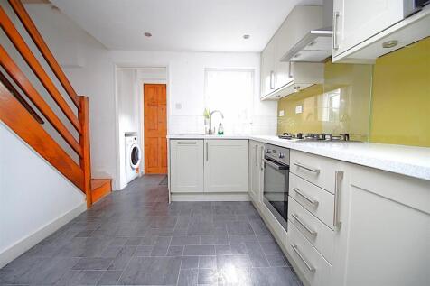 KITCHEN 1.JPG