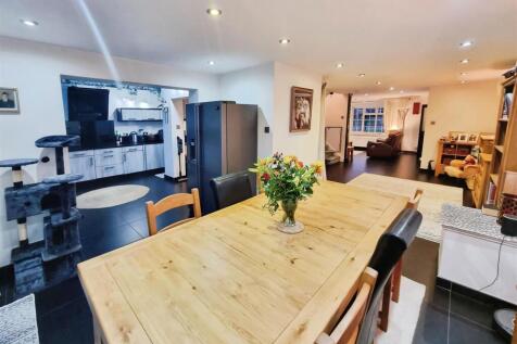 d6f82f42-PHOTO-2025-11-15-17-17-37 20 283 29 20 28