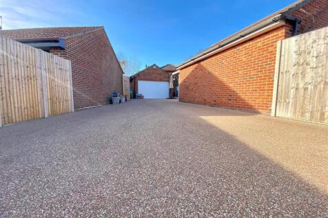 driveway.jpg