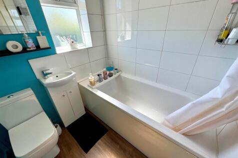 bathroom 2.jpg