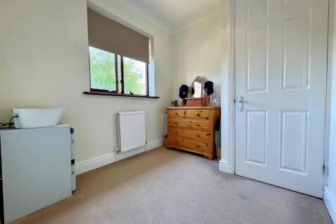 bedroom 3.jpg