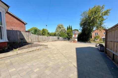 driveway.jpg