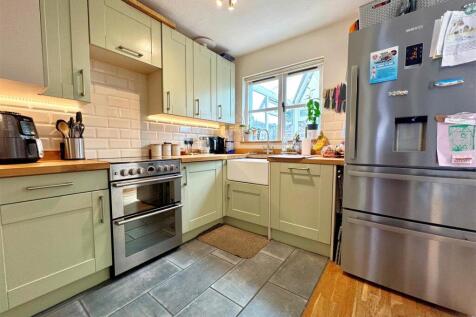 kitchen 2.jpg