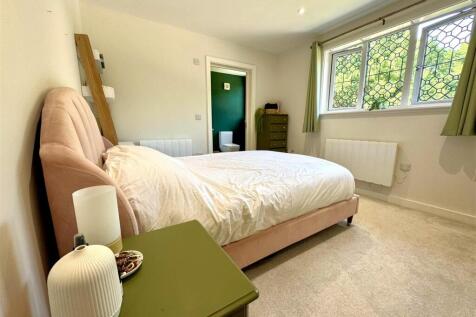 bedroom.jpg