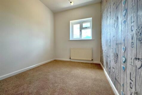 bedroom 3.jpg