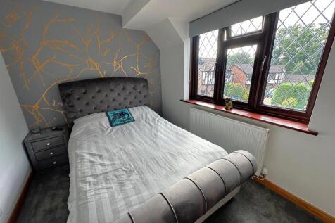 Bedroom 2a.jpg