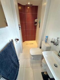 ensuite.jpg