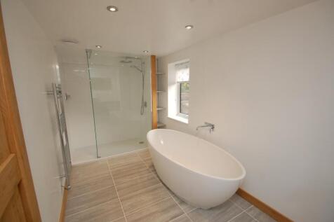 En Suite to Bedroom